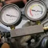 Тестер для проверки герметичности цилиндров ДВЗ фото в интернет-магазине ИНСТРА
